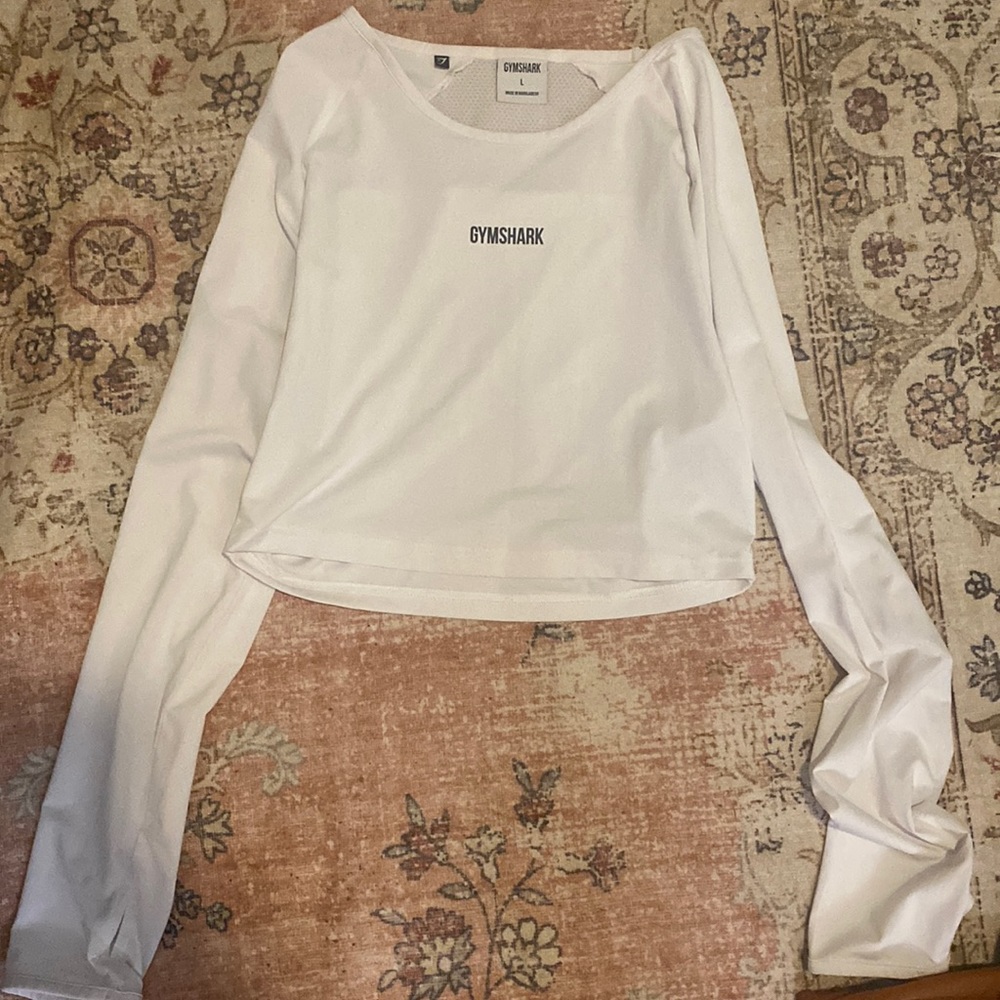 L white long sleeve gymshark crop top